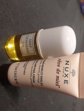 NUX Rêve de Miel Hand & Nail Cream and Deep Cleansing Oil - white, cream, yellow